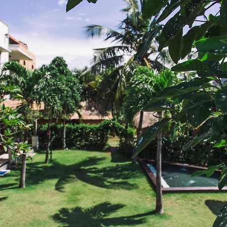 Riviera House Hotel Canggu Esterno foto