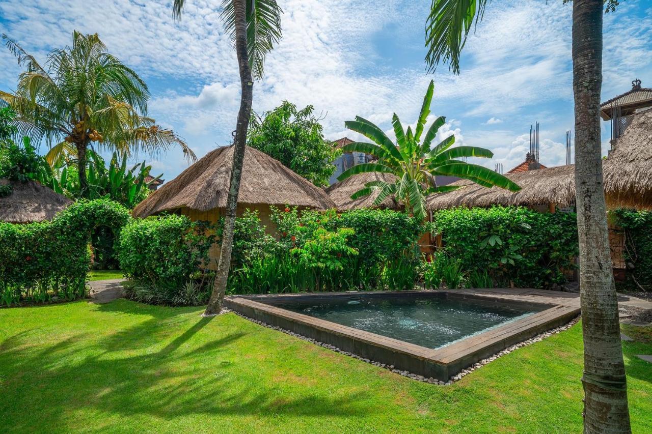 Riviera House Hotel Canggu Esterno foto