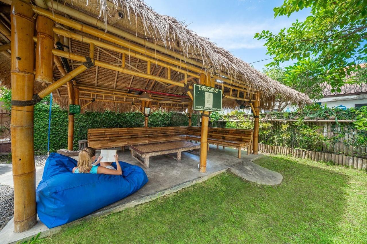 Riviera House Hotel Canggu Esterno foto