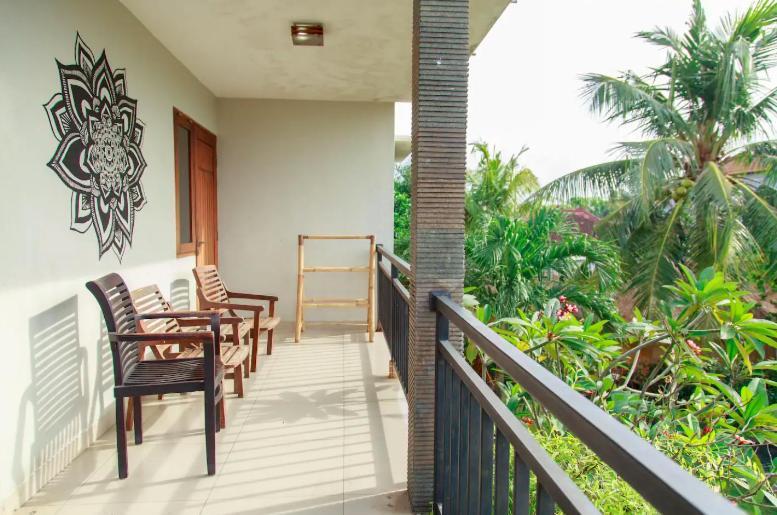 Riviera House Hotel Canggu Esterno foto